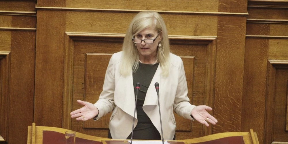 Το κινητό της Αυλωνίτου κάνει θαύματα – Η selfie με τον Τσίπρα που «γονάτισε» το διαδίκτυο (εικόνα)